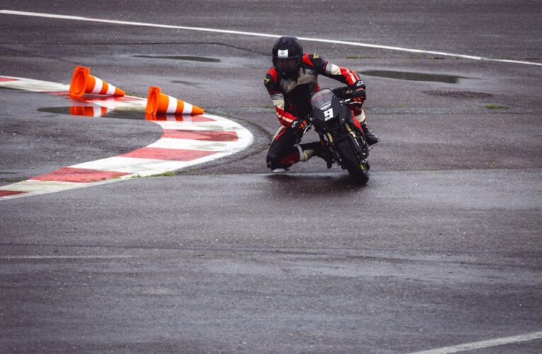 Pokonywanie zakrętów na motocyklu – zakręty motocykl