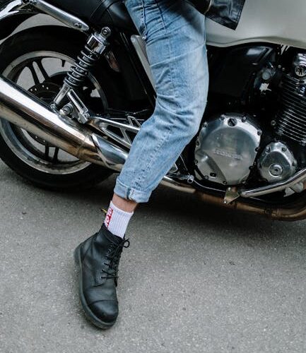 Spodnie motocyklowe – jeansy motocyklowe czy tekstylne